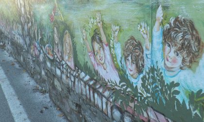 Un dono alla comunità, l’arte fa bella la scuola di Torbiato