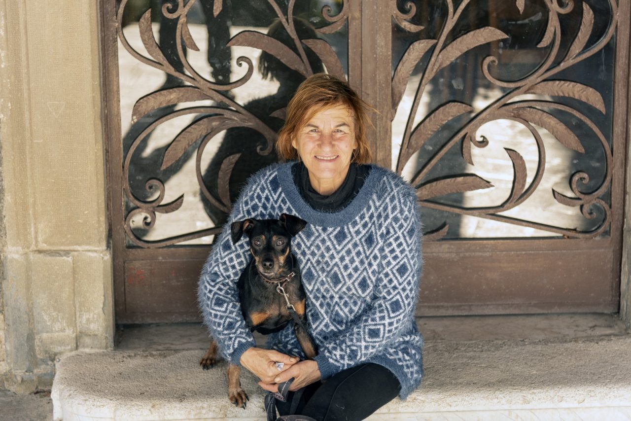 Cane intrappolato in casa muore nell’incendio