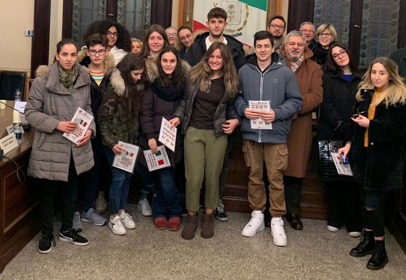 Consegnata la Costituzione ai 18enni di Erbusco