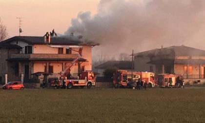 Palazzina in fiamme a Rodengo Saiano