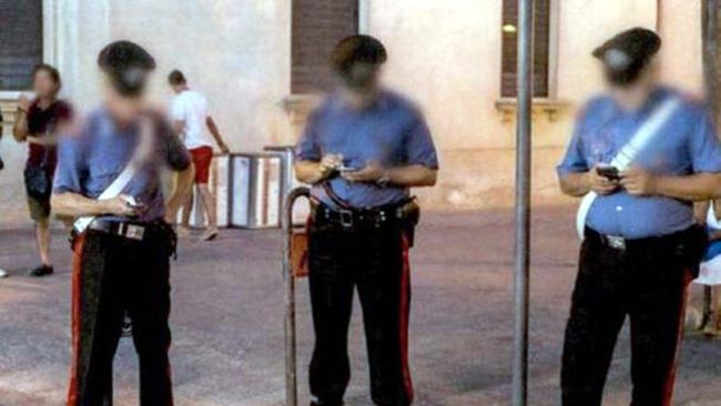 Giro di vite per chat e app sul lavoro… anche per i Carabinieri