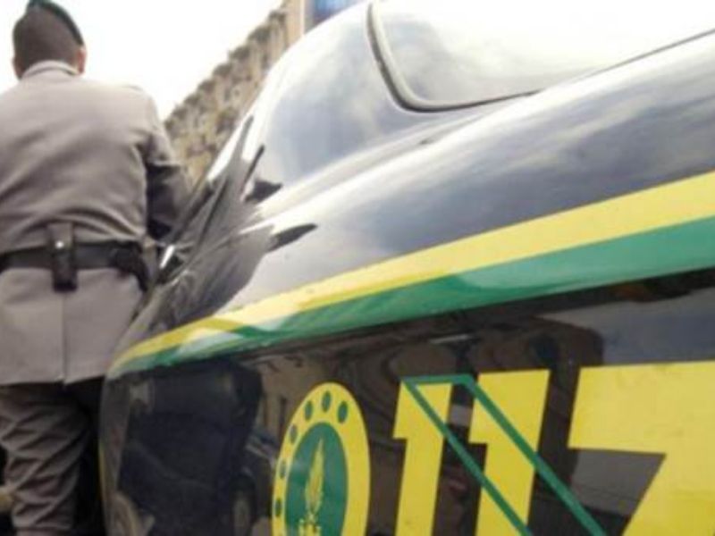 Maxi sequestro di prodotti natalizi “Made in China”