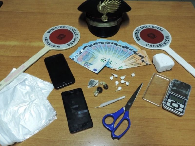 Spaccio di stupefacenti, arrestato 43enne