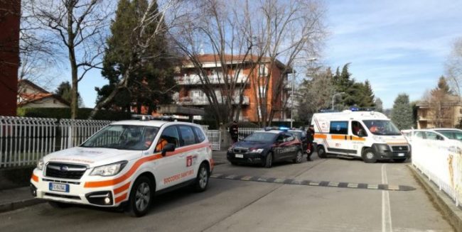 Omicidio a Natale: uccide la madre e poi cerca di suicidarsi