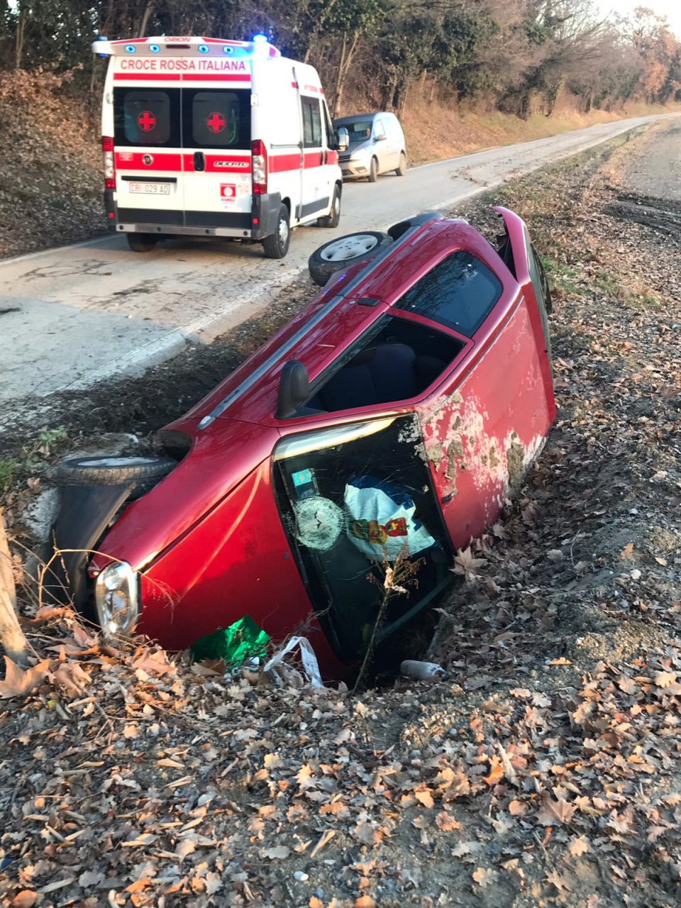 Uomo esce di strada in località Taverna a Desenzano