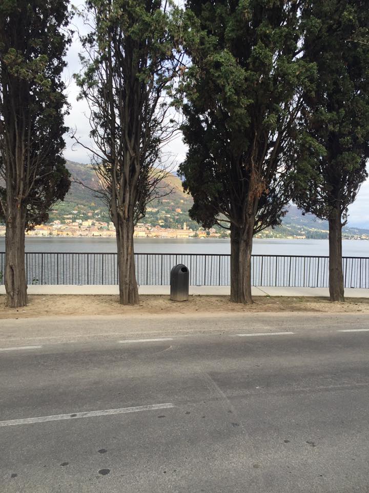 Oltre venti faretti segnapasso rubati a Salò