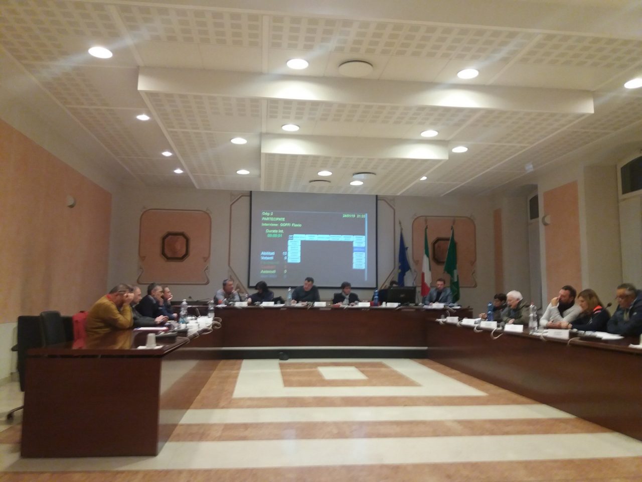 Mozione di sfiducia al palo, ma i numeri non ci sono