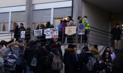 Scioperano gli studenti dell’Istituto Cesare Battisti di Salò
