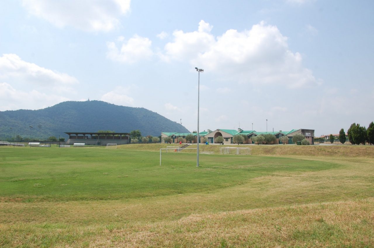Campo sportivo di Erbusco chiuso: legionella nell’acqua degli spogliatoi