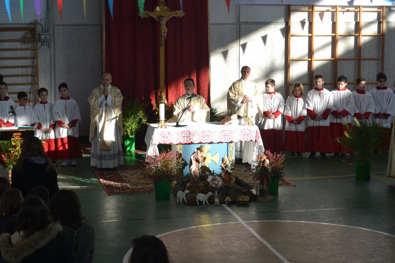 Poncarale si riunisce per salutare don Francesco