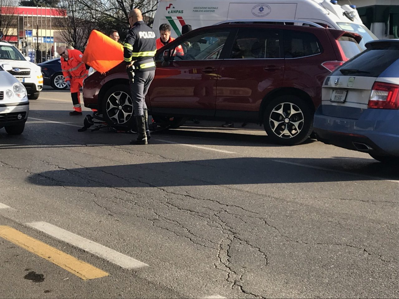 Investito un ciclista in via Milano a Chiari
