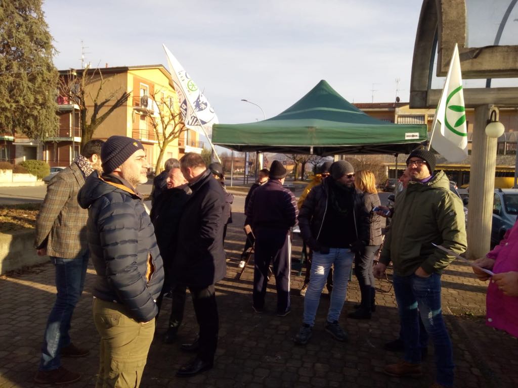 Gazebo Lega Nord di Palazzolo: “No alla moschea di via Puccini” VIDEO