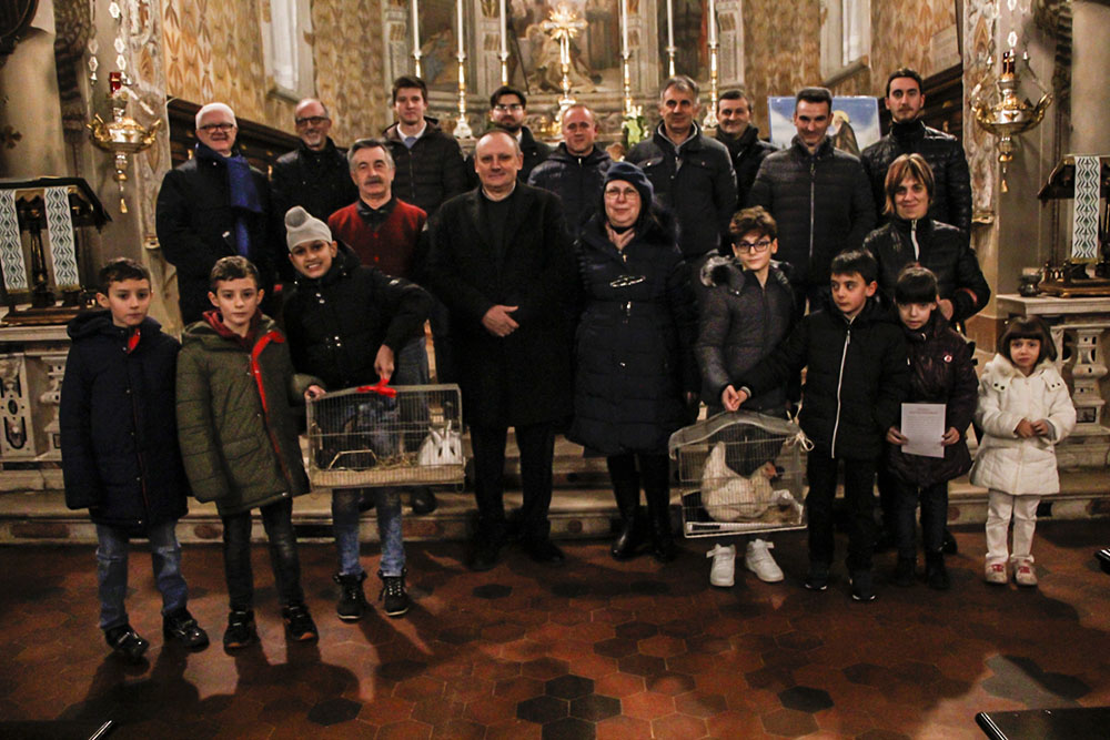 Animali in chiesa a Borgo San Giacomo