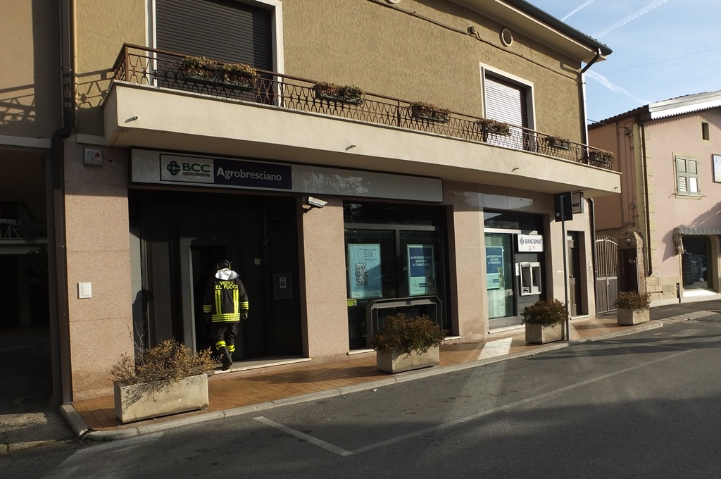 Fallisce il tentativo di fare esplodere il bancomat di Flero