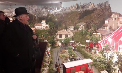 Giovanni Rana a Manerba in visita al Presepe meccanico VIDEO