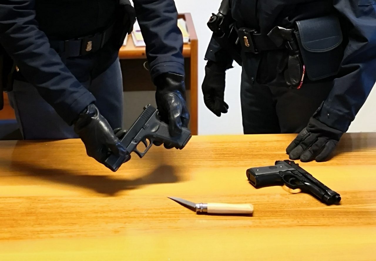 Rapine a coppiette appartate in auto, scoperti gli autori