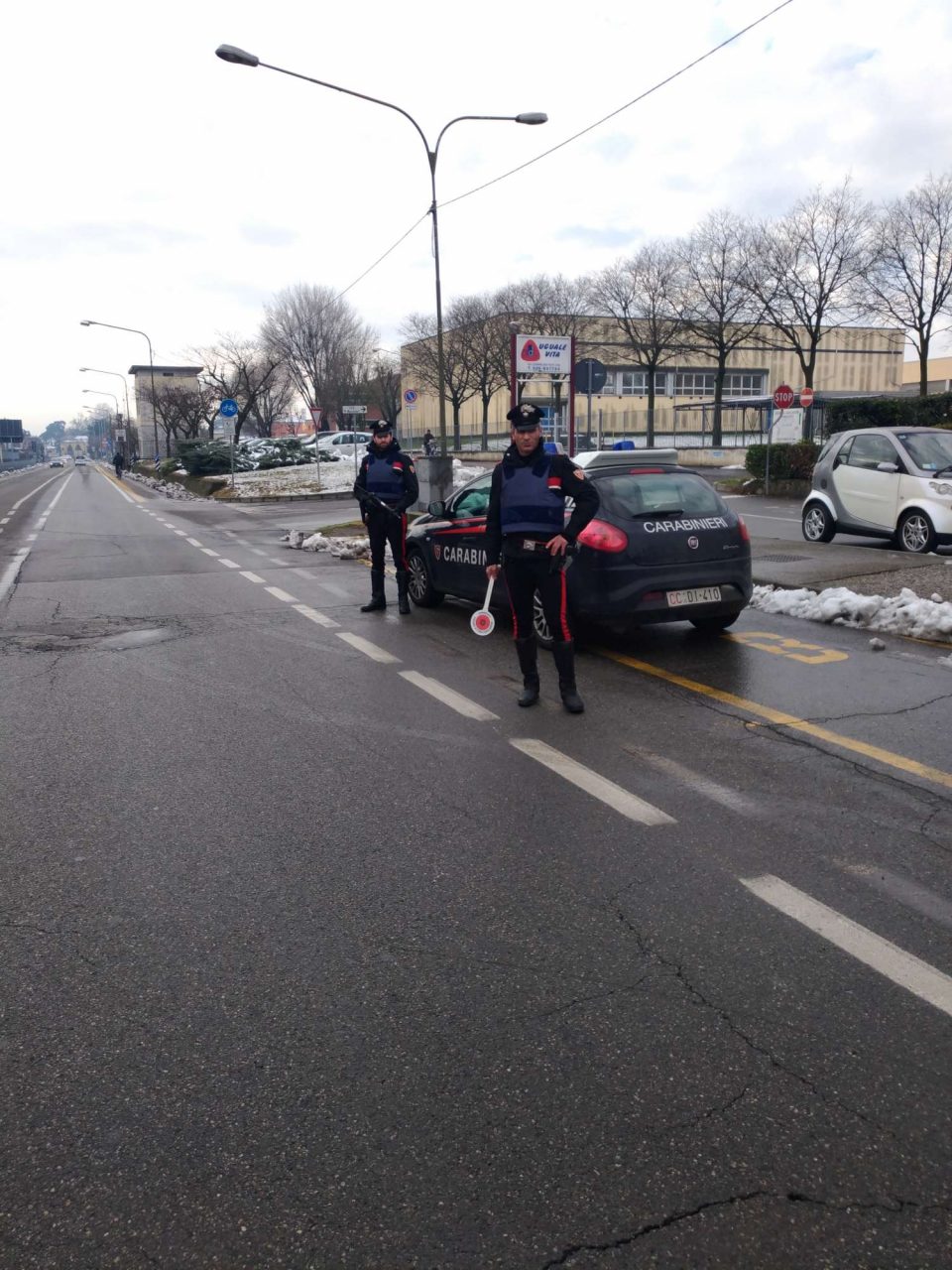 Evade i domiciliari, arrestato 25enne