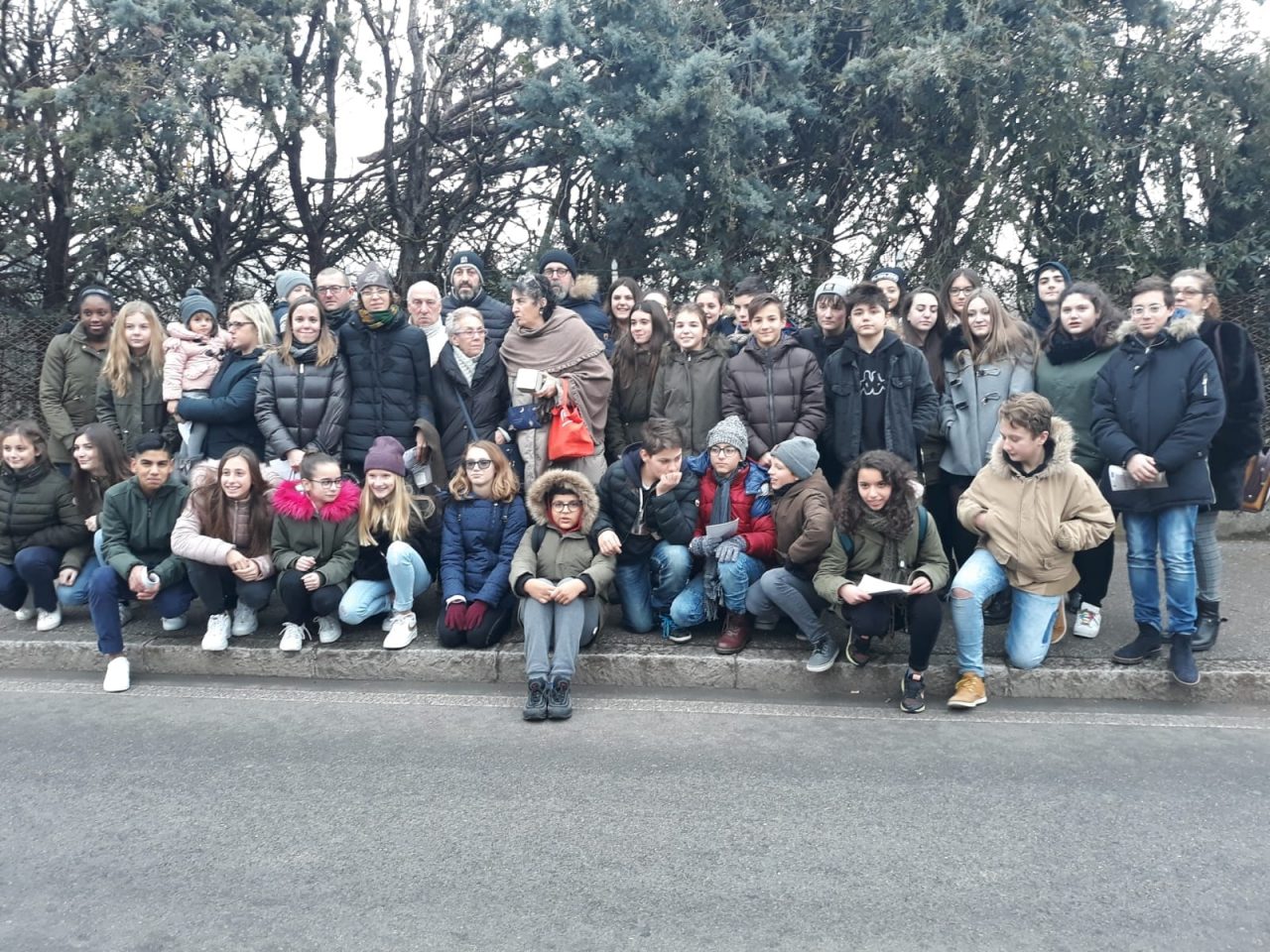 Gli studenti di Ghedi alla posa delle pietre d’inciampo