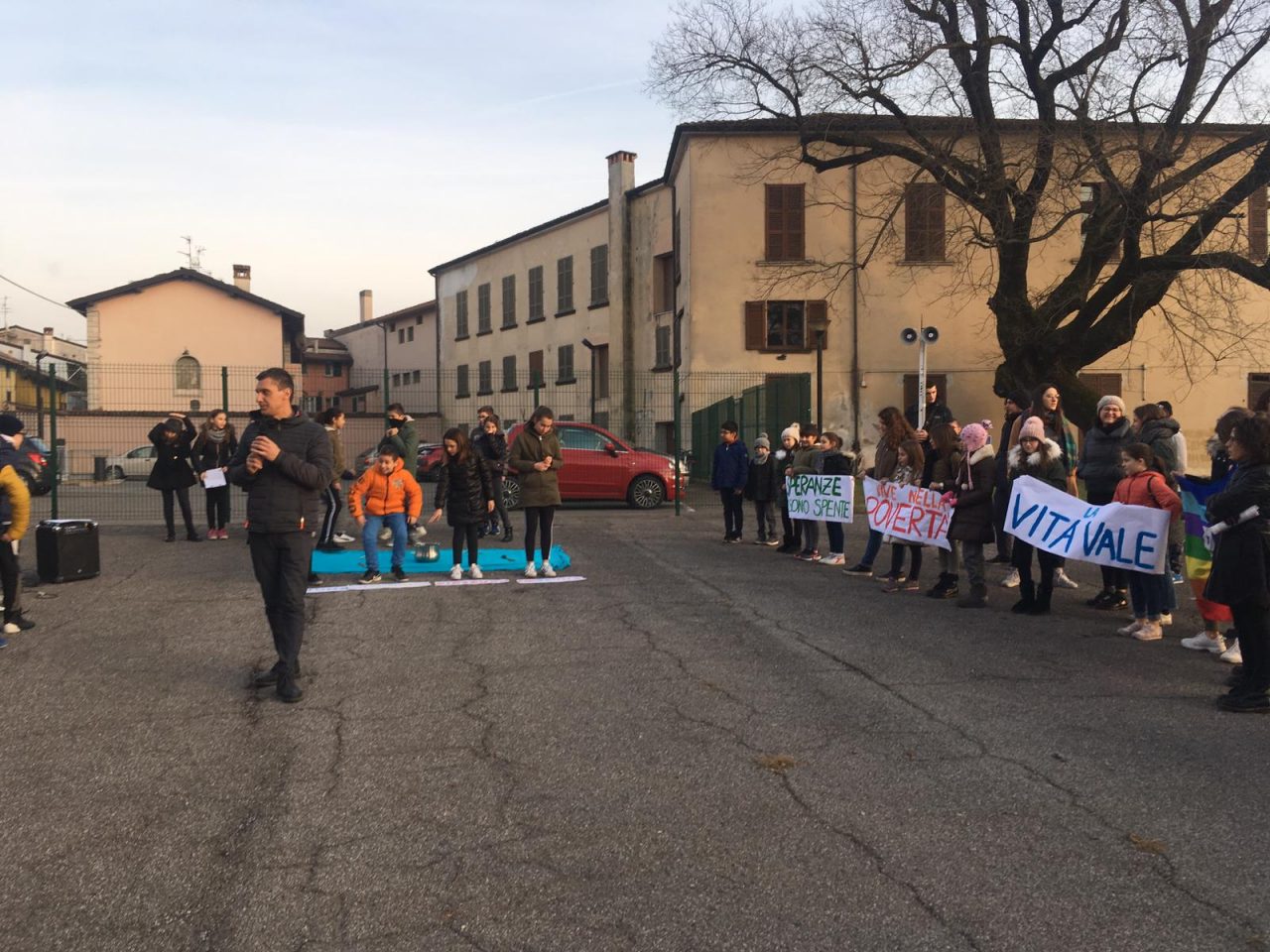 “La pace è servita” con la marcia a Urago d’Oglio VIDEO