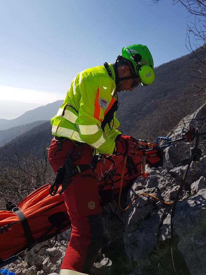 Disavventura in montagna nel Veronese, coinvolto anche un bresciano