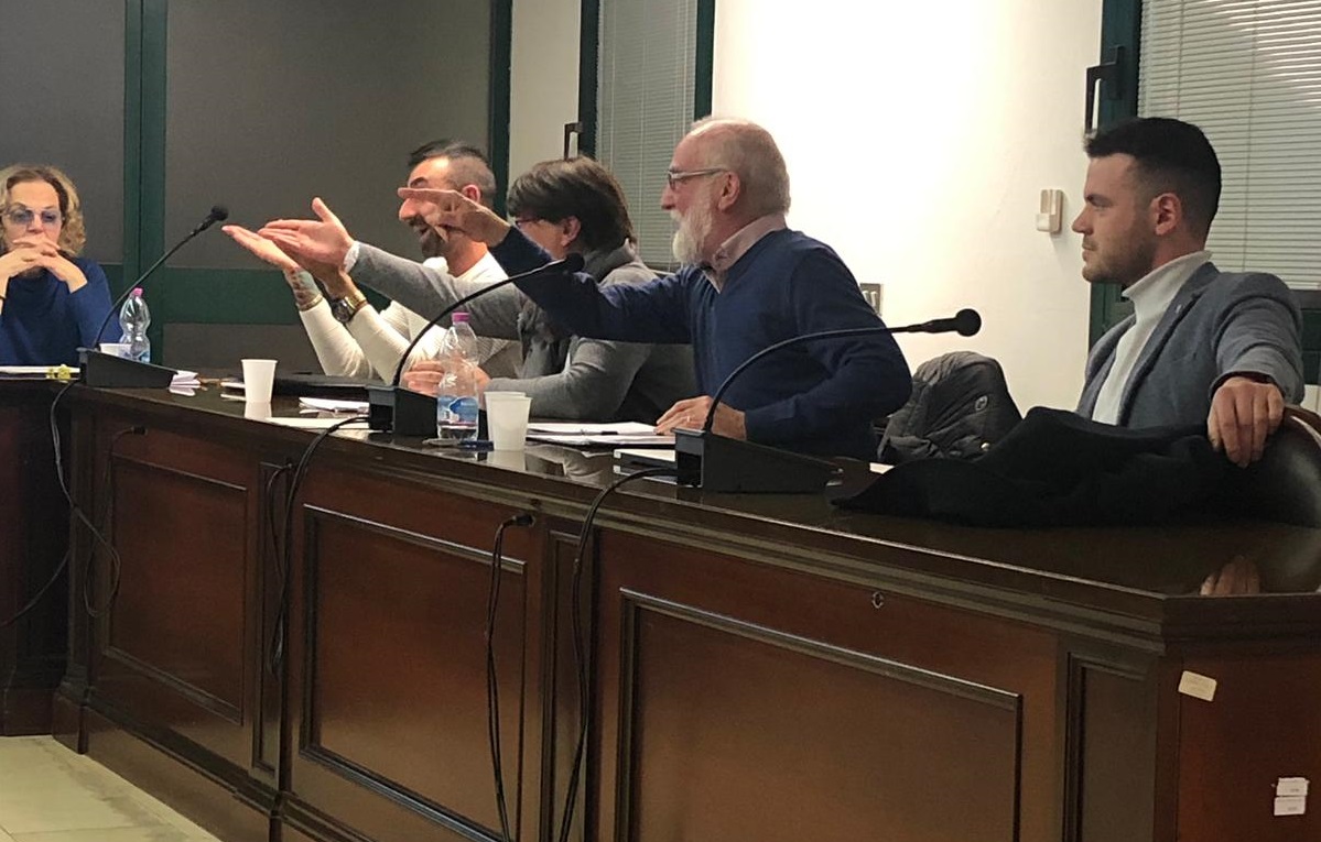 Impianto sportivo senza società, il dibattito politico si accende sulla Quinzanese