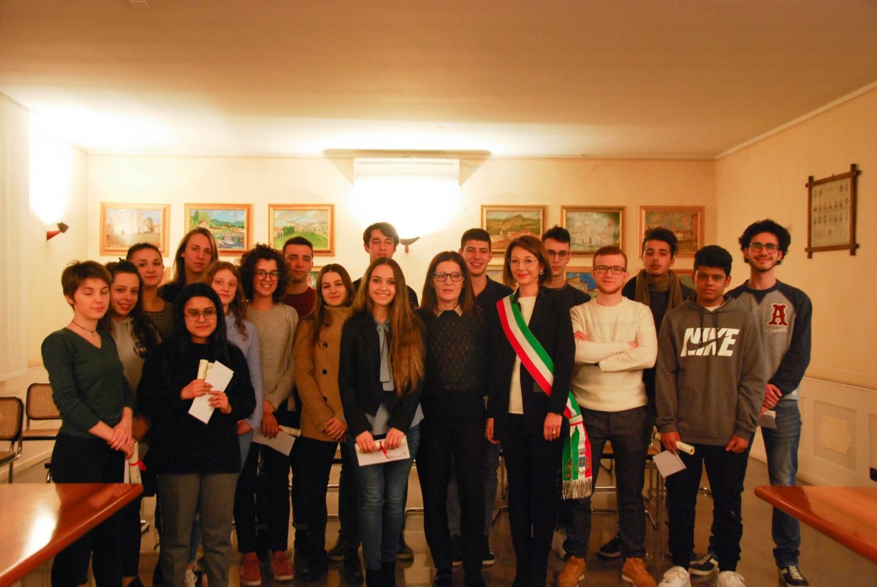 Azzano Mella premia l’impegno degli studenti