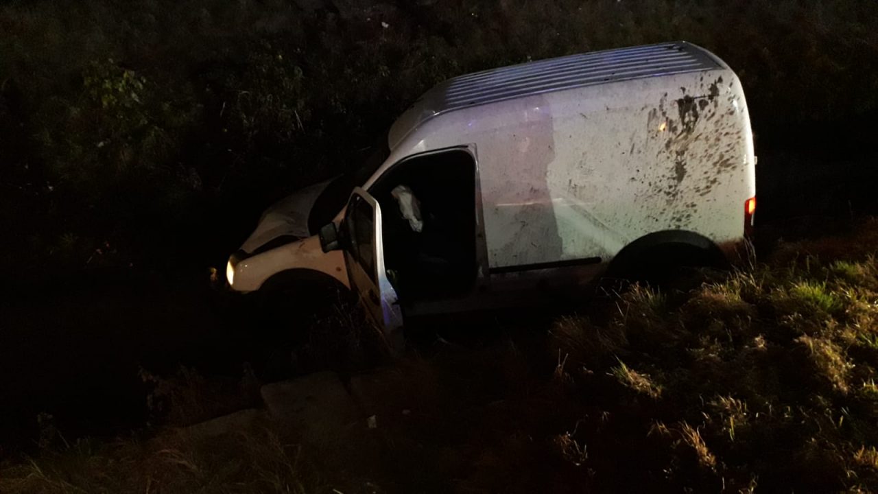 Ubriaco, esce di strada e finisce nel fosso a Flero