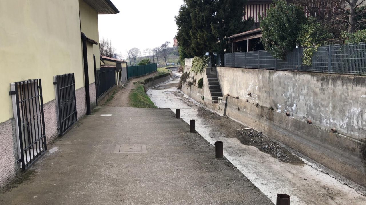 Ciclista finisce in Seriola a Coccaglio FOTO