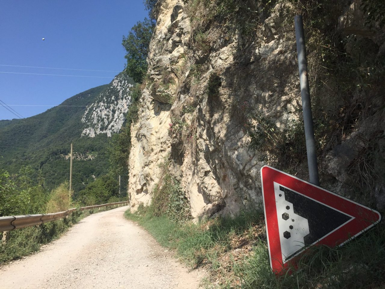 Esposto del Codacons sulla pioggia di massi