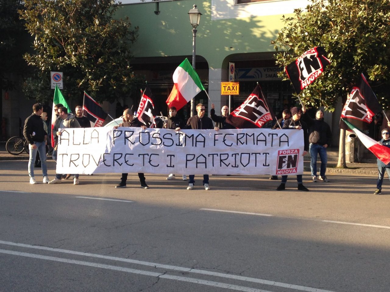 Forza Nuova: in stazione a Salò il presidio sulla sicurezza