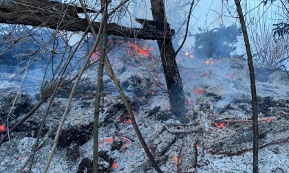 Incendio sul Monte Orfano: Vigili del fuoco al lavoro VIDEO