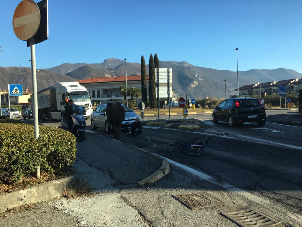 Ciclista investito a Paratico: è codice rosso