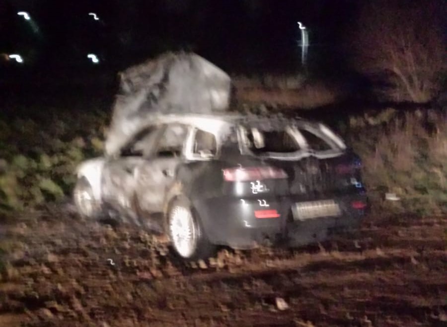 Auto in fiamme a Rovato, arriva l’ambulanza ma il conducente non c’è