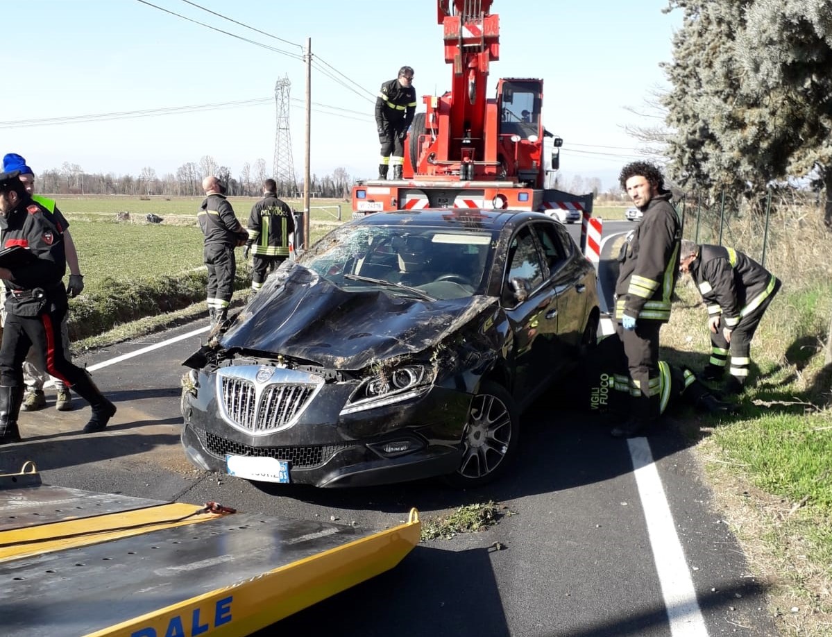 Ribaltamento a Bagnolo Mella: sul posto i soccorsi