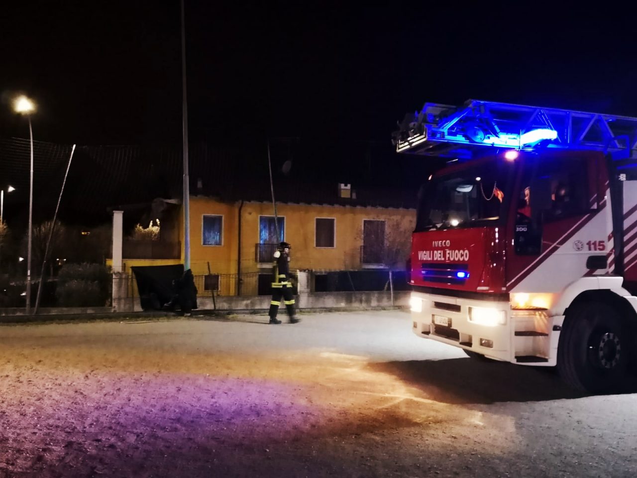 Divelte le reti del campo sportivo, il vento fa danni a Provaglio