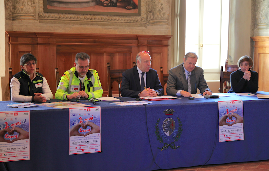 Brescia Dai due mani al cuore