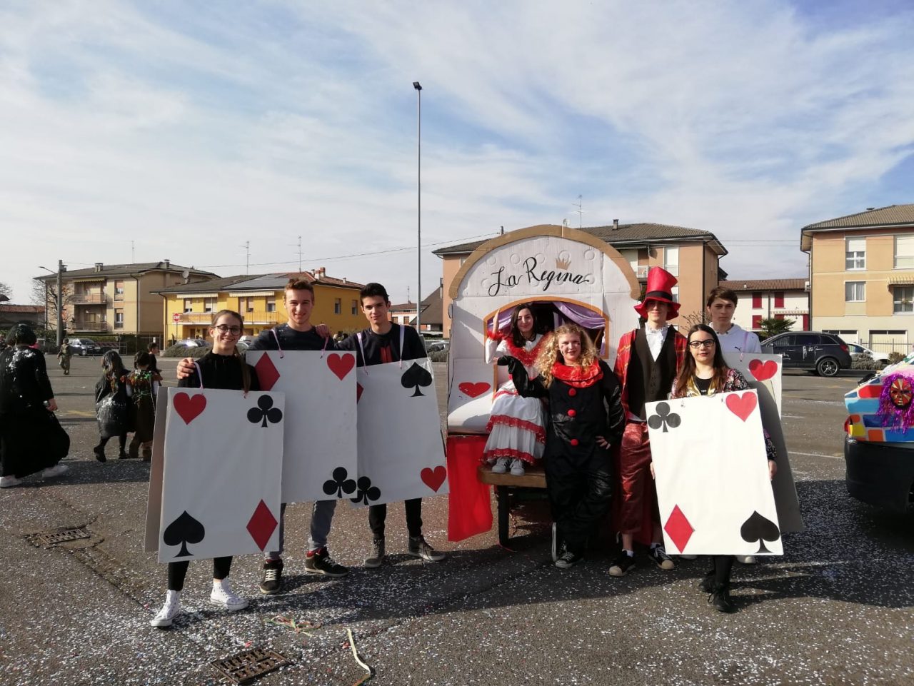 Carri allegorici e gruppi mascherati al Carnevale di Palazzolo