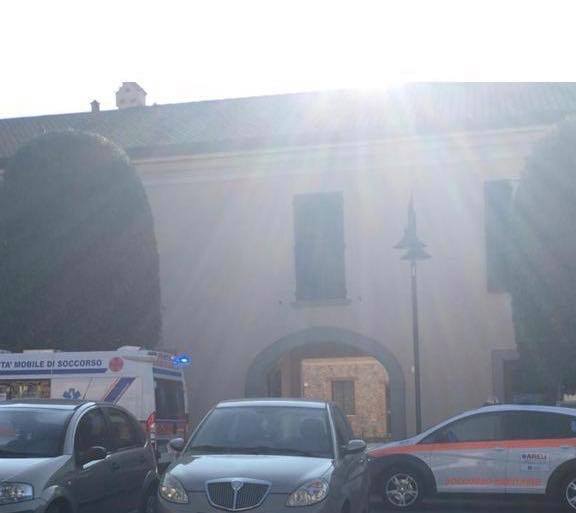 Cologne: stroncato da un arresto cardiaco, i vicini tentano invano di salvarlo