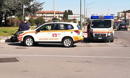 Incidente fra un'auto e uno scooter a Rovato, ferito un 17enne