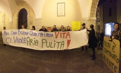 Fonderia di Travagliato, picchetto fuori dal Comune VIDEO risposta del sindaco