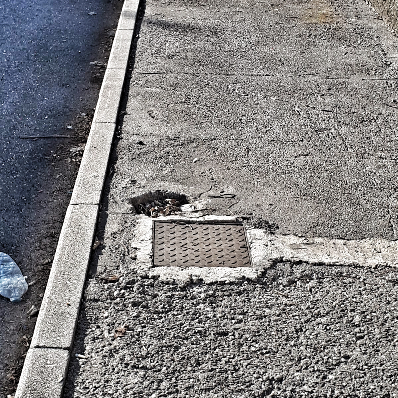 Degrado nella zona industriale di Castiglione d/S