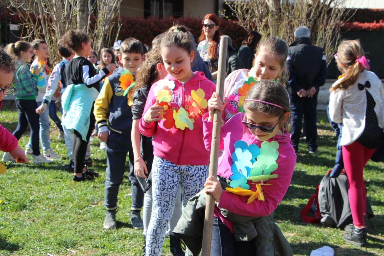 Festa dell’albero a Pompiano tra canti e poesie VIDEO e GALLERY