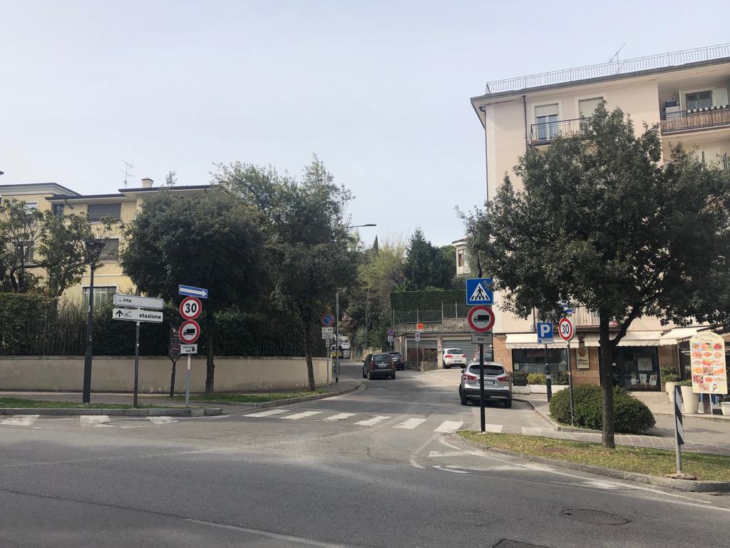 Chiusa via Irta a Desenzano