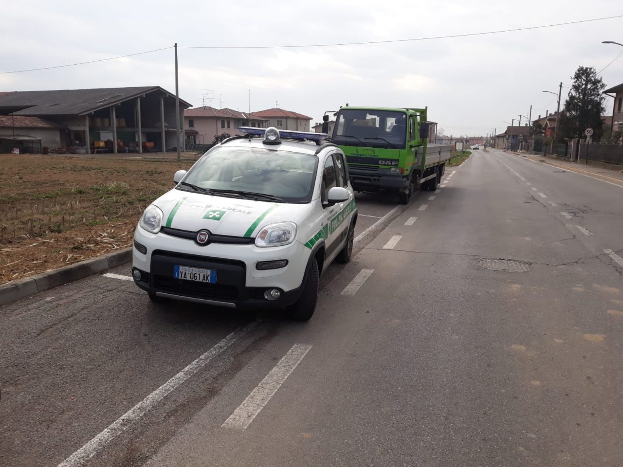 Furgoncino rubato ritrovato a Cazzago San Martino