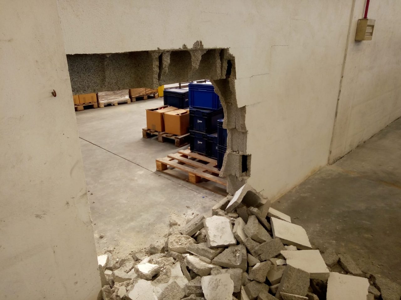 La banda del buco in azione a Palazzolo per rubare champagne