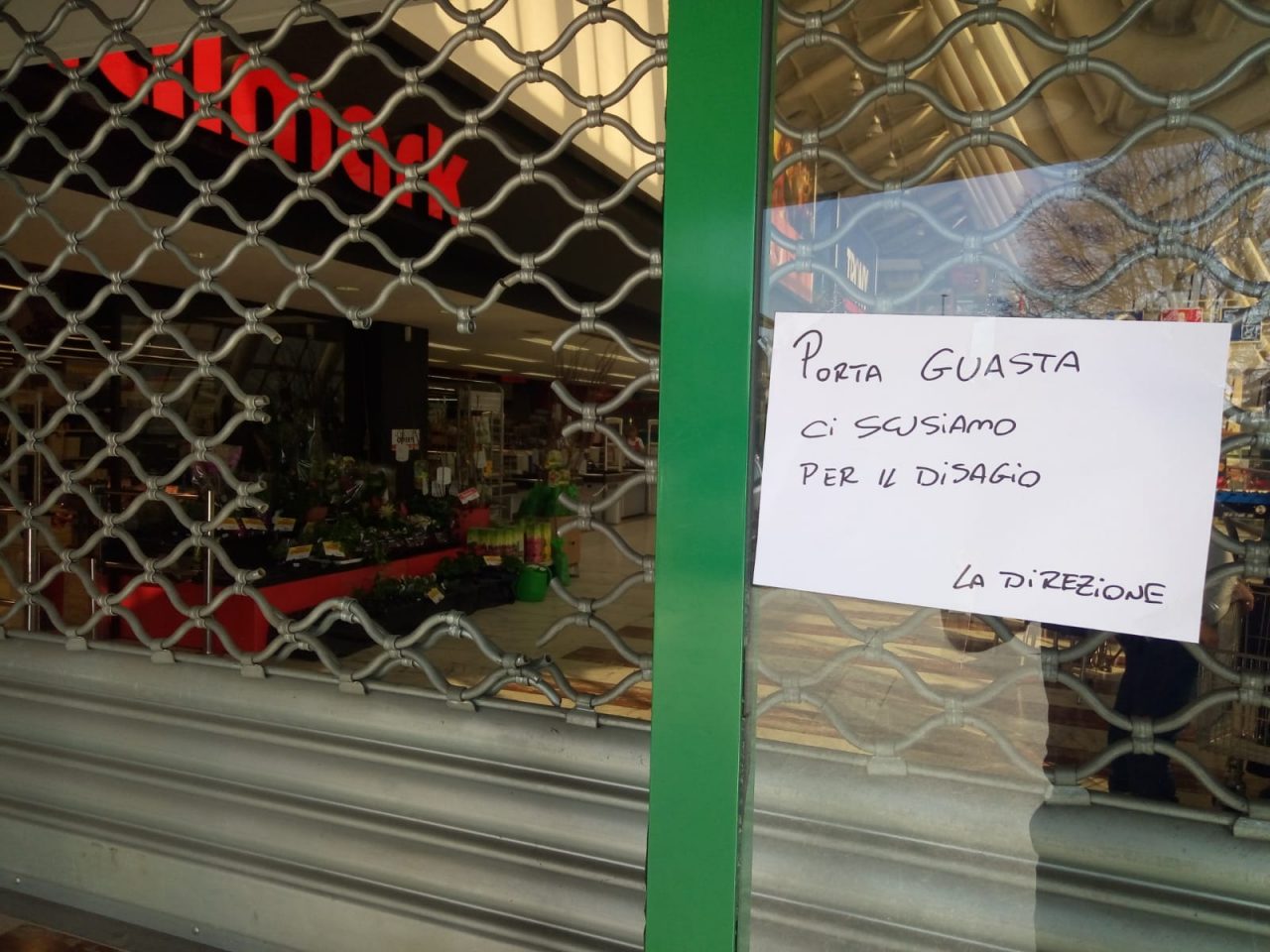 Tentato furto all’Italmark: ladri messi in fuga