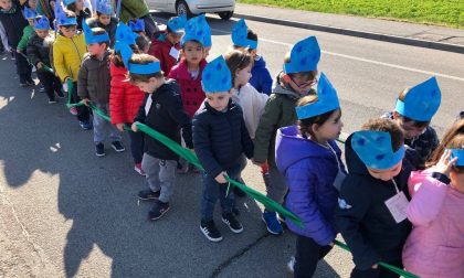 La "marcia delle goccioline" questa mattina con i piccoli della scuola dell'Infanzia "Ziacchi" di Asola