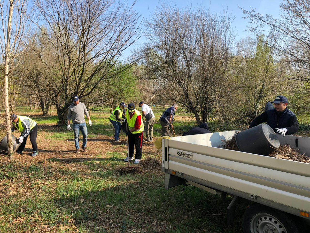 Manerbio, mattinata di pulizia al bosco del Canalot