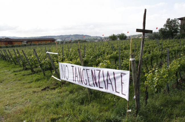 Tangenziale Adro: per ora i vigneti non si toccano