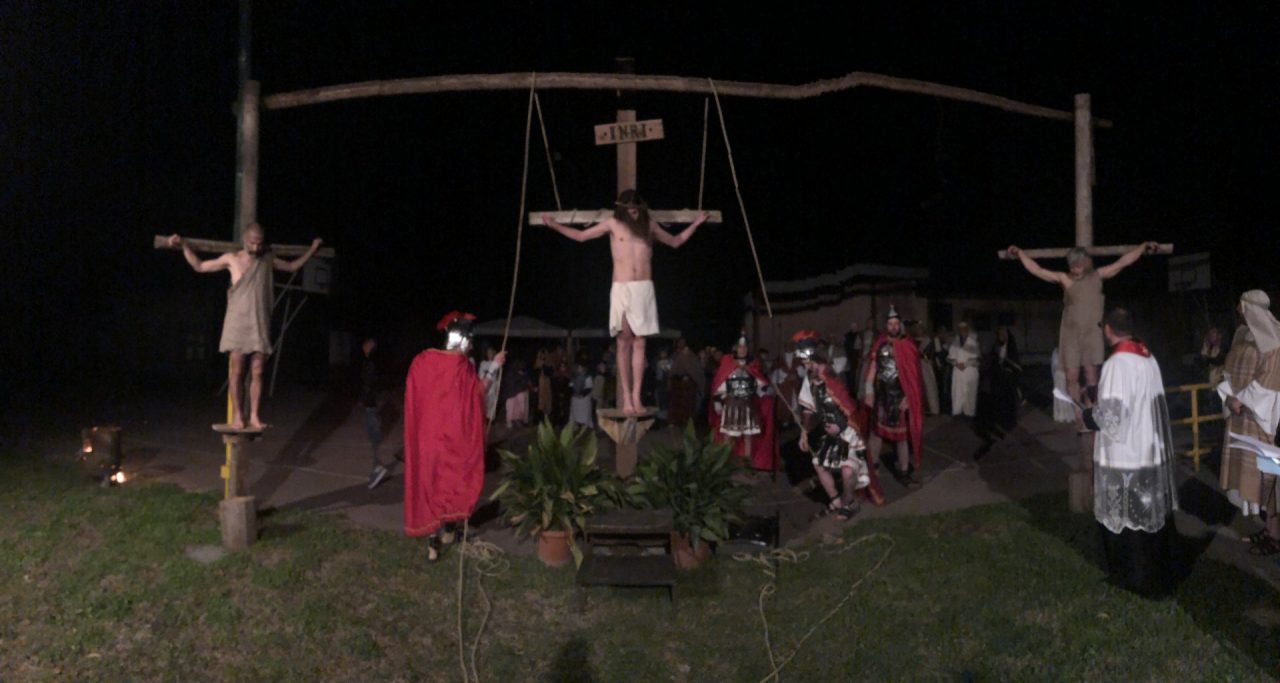 Porzano di Leno, la comunità riunita per la Via Crucis vivente